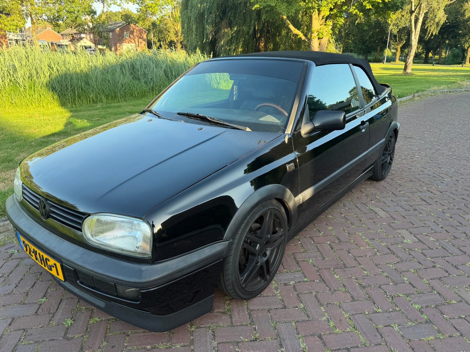 Volkswagen golf 3 cabrio 1994 Zwart, Auto's, Cabriolet, 1055 kg, Zwart, 1200 kg