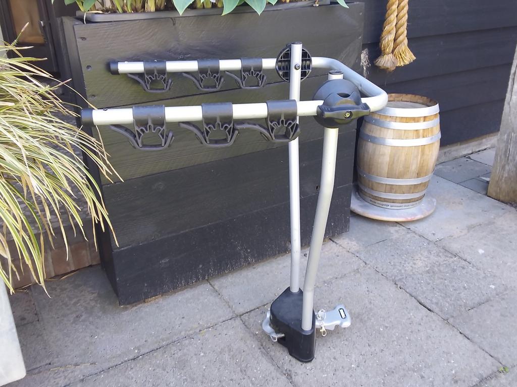 Complete thule hangon  voor drie fietsen + accessoires, Auto diversen, Fietsendragers, Zo goed als nieuw, Trekhaakdrager, 3 fietsen of meer