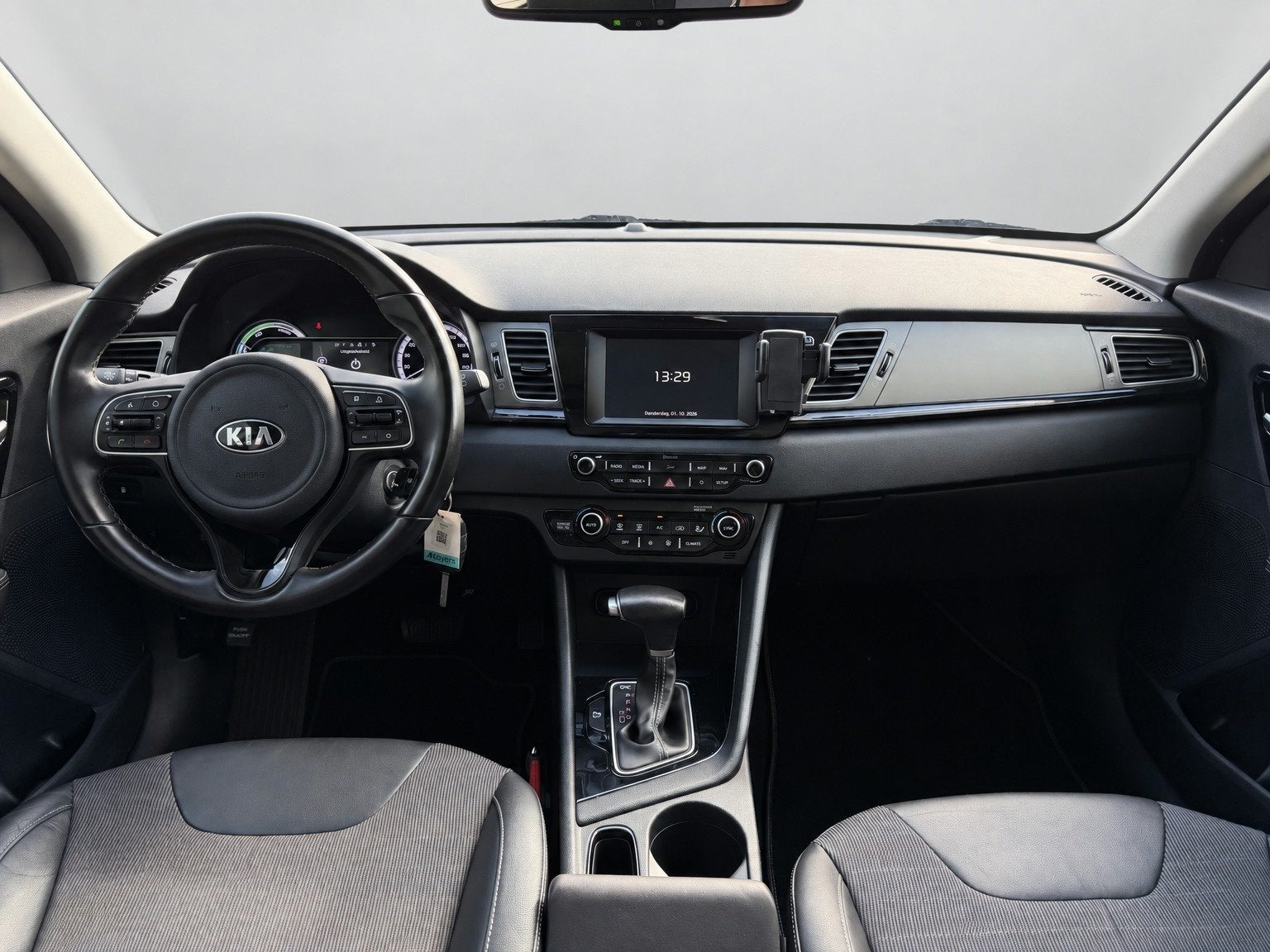 Kia Niro 1.6 GDi Hybrid DynamicLine|Carplay|Camera|Navigatie, Auto's, Leder en Stof, Wit, Origineel Nederlands, 1390 kg