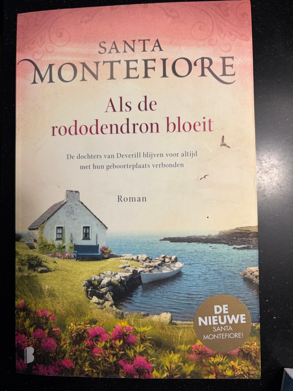 Als de rododendron bloeit - Santa Montefiore, Ophalen of Verzenden, Zo goed als nieuw, Europa overig