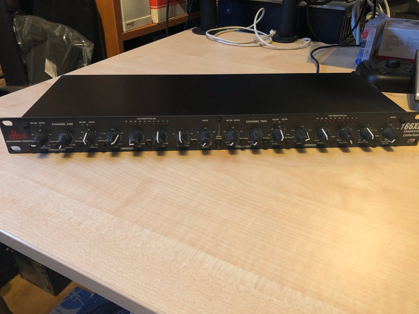 DBX 166XL Compressor/Limiter/Gate, Ophalen of Verzenden, Zo goed als nieuw, 120 watt of meer, Overige merken