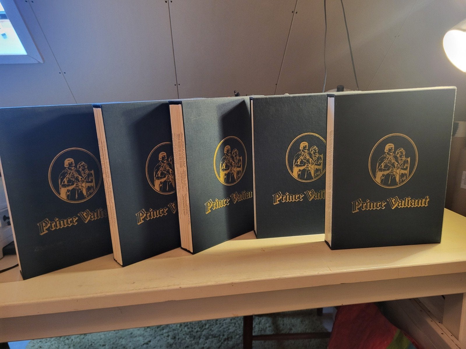prins prince valiant. 50 delige oversized reeks in 5 boxen, Ophalen of Verzenden, Zo goed als nieuw, Boek of Spel