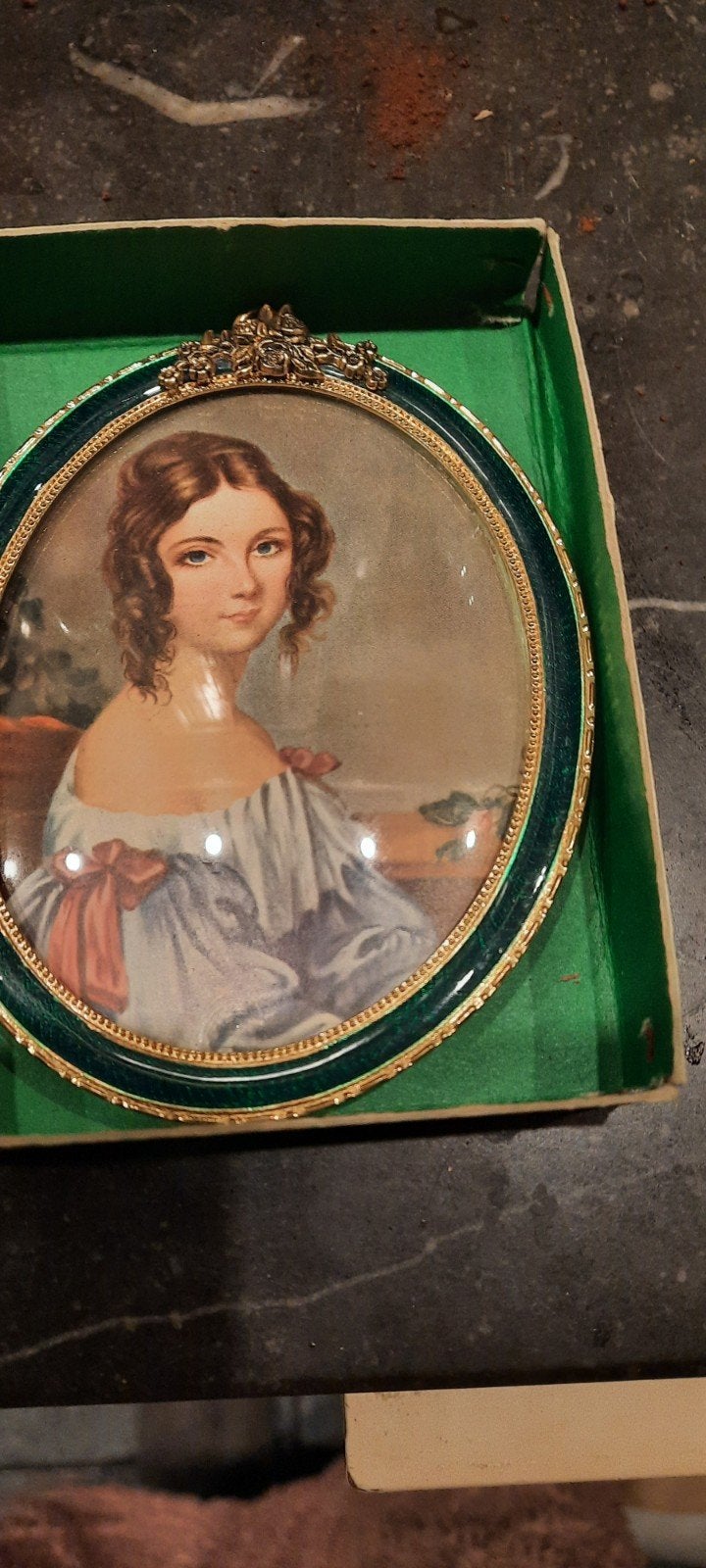 Antiek Miniatuur Portret Schilderij in Ovale geemailleerde, Ophalen of Verzenden