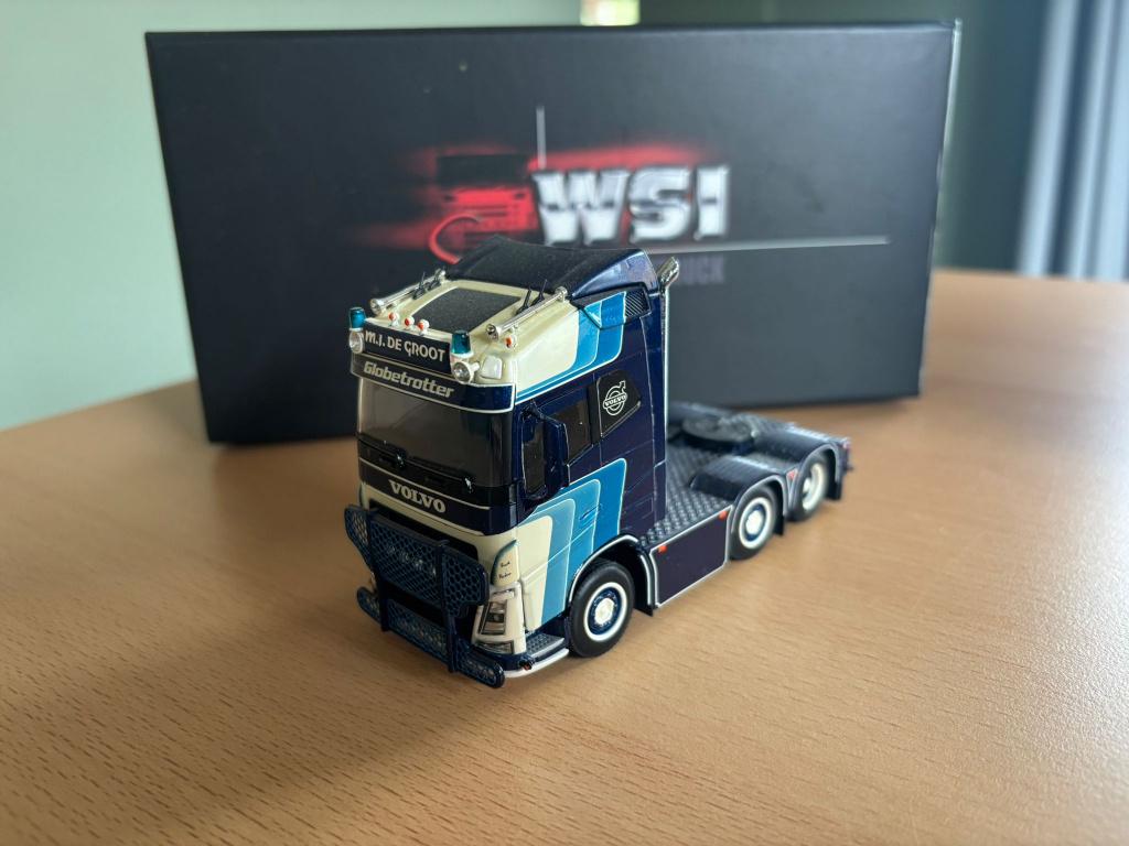 WSI Volvo FH04 "M.J. De Groot", Hobby en Vrije tijd, Modelauto's | 1:50, Verzenden, Nieuw, Bus of Vrachtwagen, Wsi
