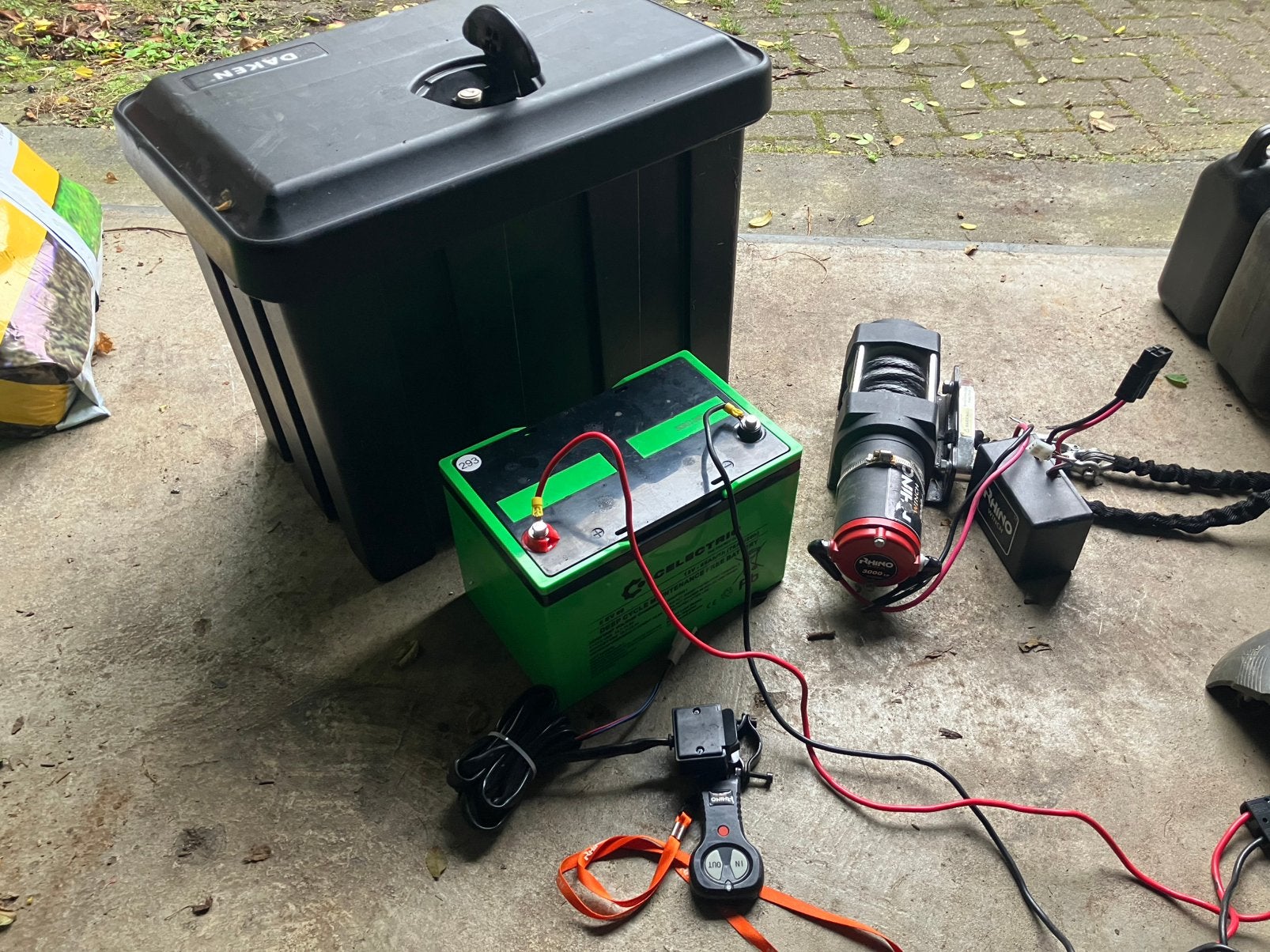 Complete elektrische boottrailer-lier + nieuwe AGM accu, Ophalen, Gebruikt, Motor en Techniek
