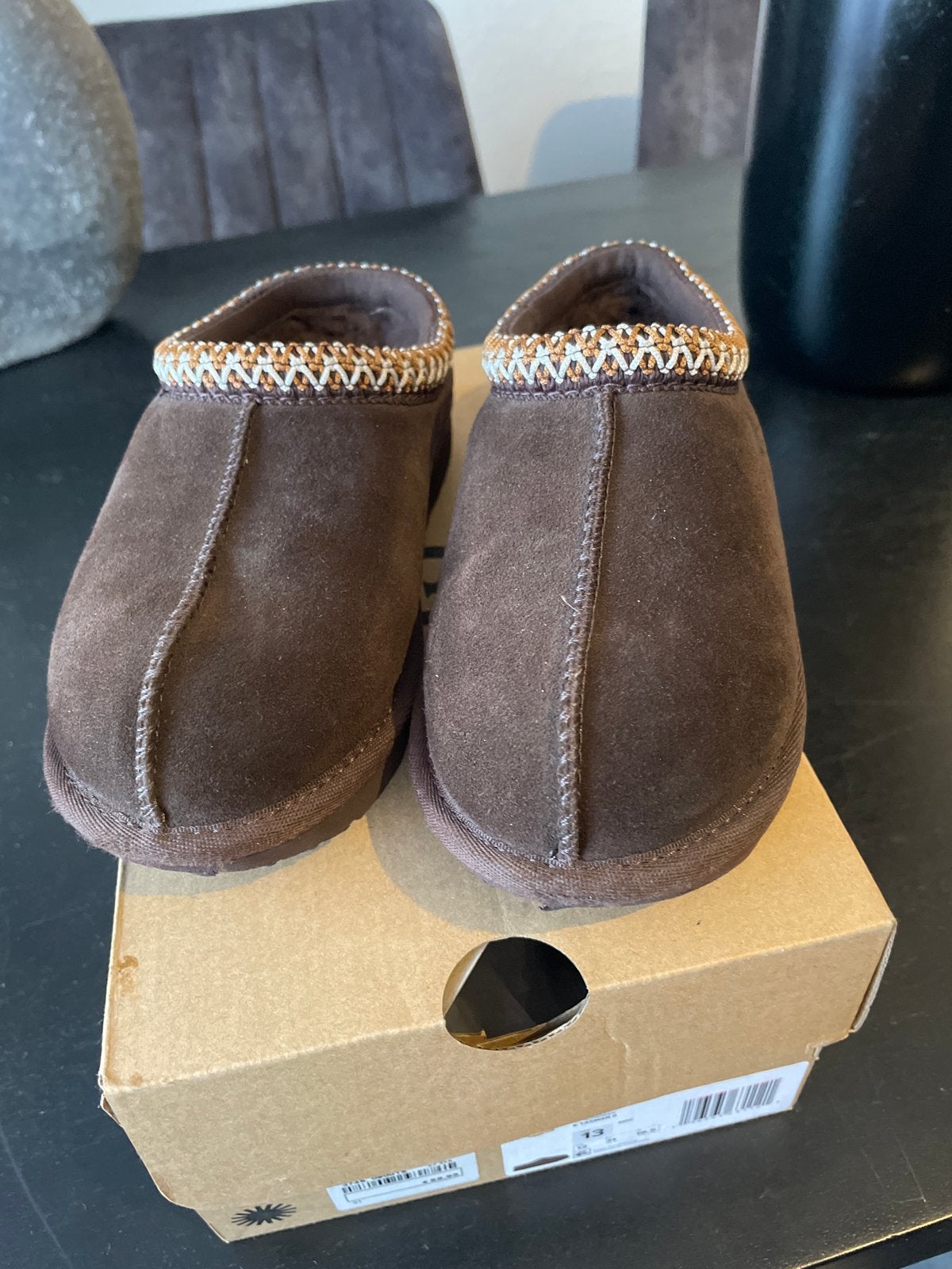 Ugg Tasman II chocoladebruin maat 31, Ophalen, Zo goed als nieuw, Jongen of Meisje, Schoenen