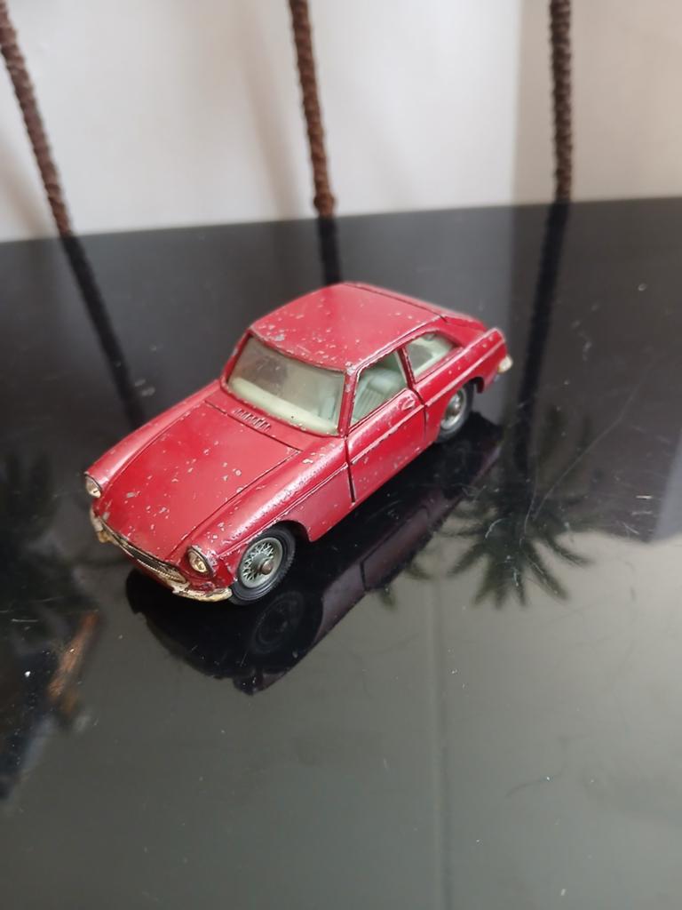 MG B GT. Corgi toys,  klein gebrek, Ophalen of Verzenden, Gebruikt, Auto, Corgi