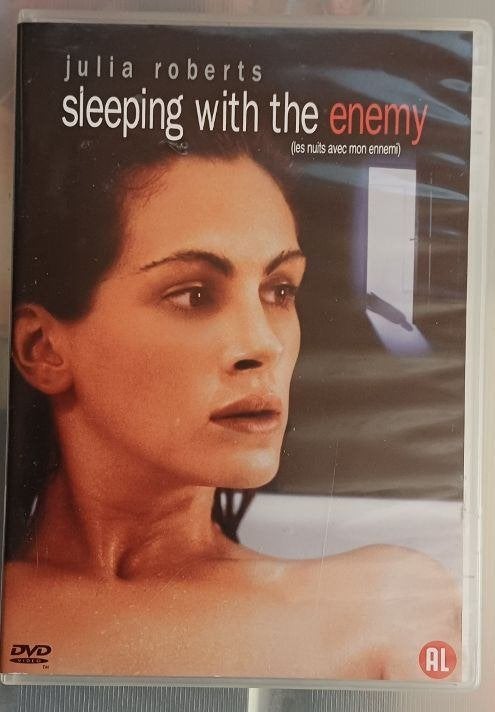 Sleeping with the enemy, Engels, Alle leeftijden, Overige genres, Ophalen of Verzenden