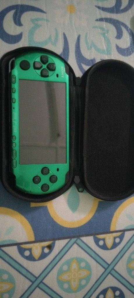 Green Sony PSP 3000 with Case, Ophalen of Verzenden, Zo goed als nieuw
