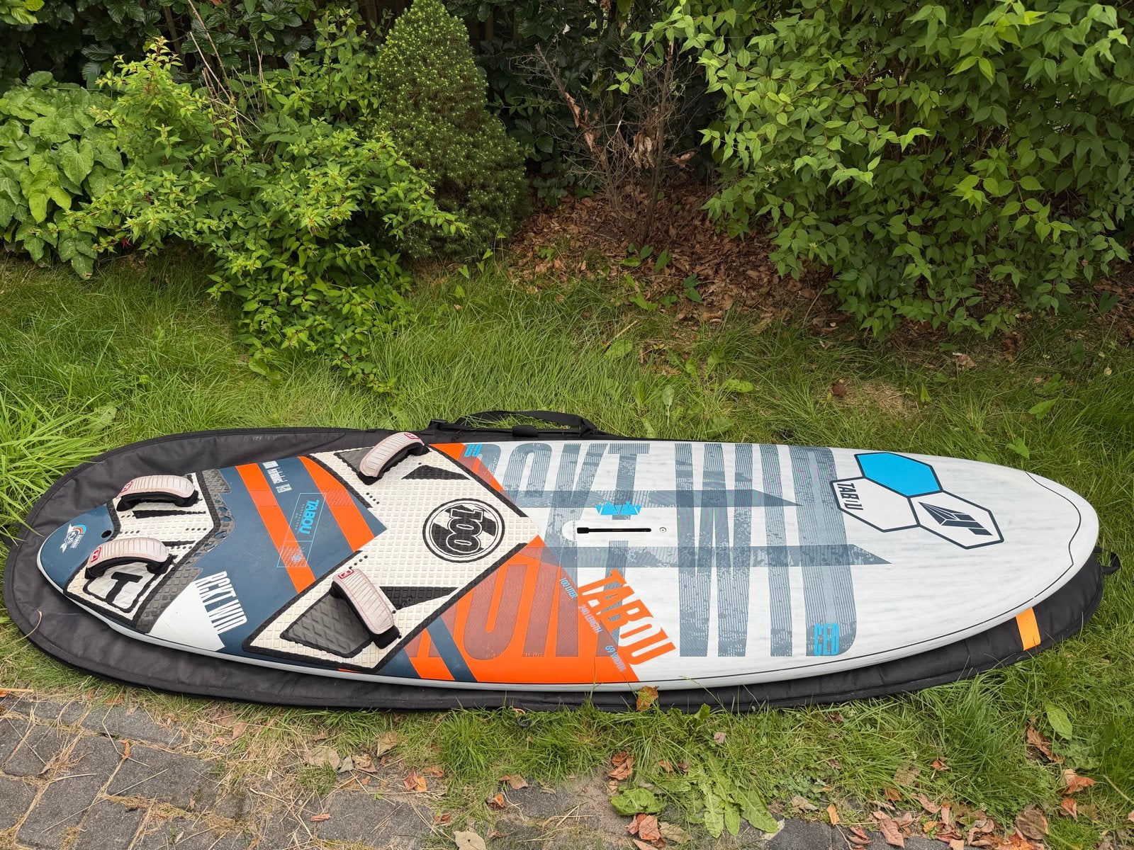 Tabou Rocket Wide CED 100 liter 69 breed incl boardbag, Watersport en Boten, Ophalen, 250 tot 300 cm, Tabou, Met vin(nen)