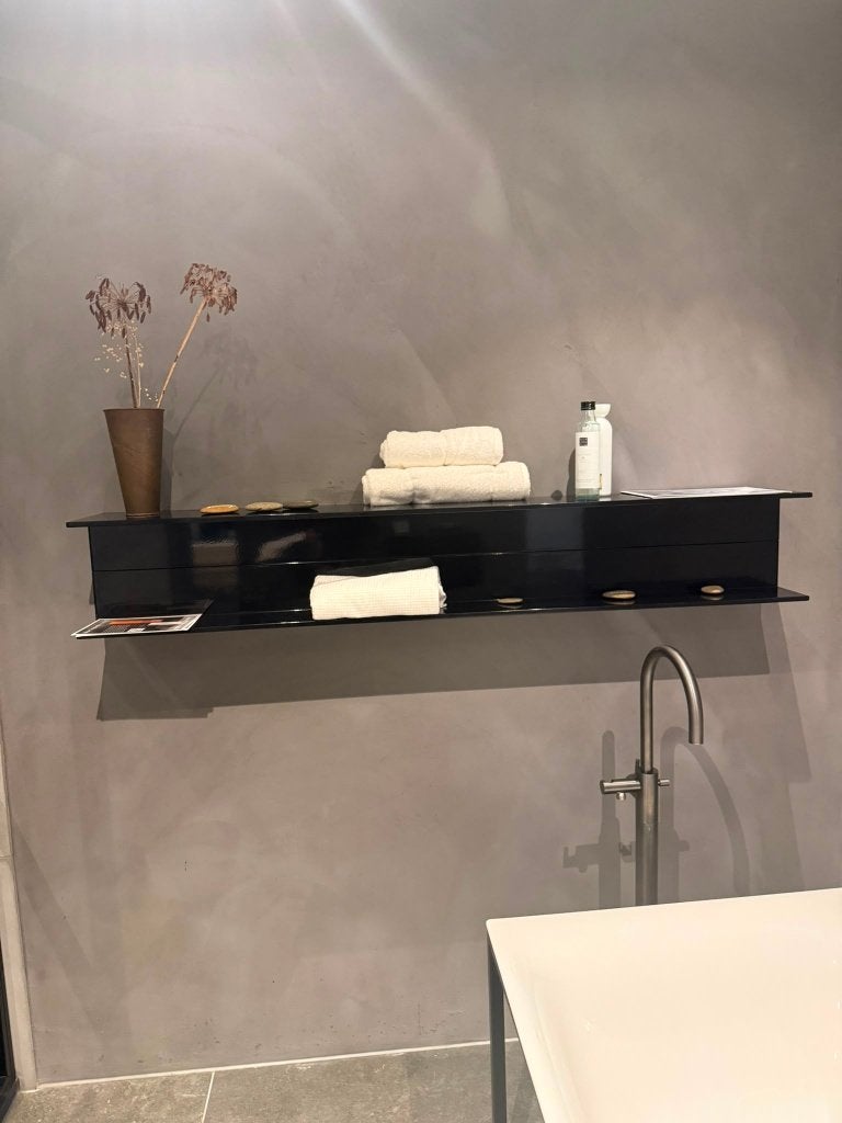 Instamat Designradiator zwart modern design horizontaal, Doe-het-zelf en Verbouw, Verwarming en Radiatoren, Ophalen, Minder dan 60 cm