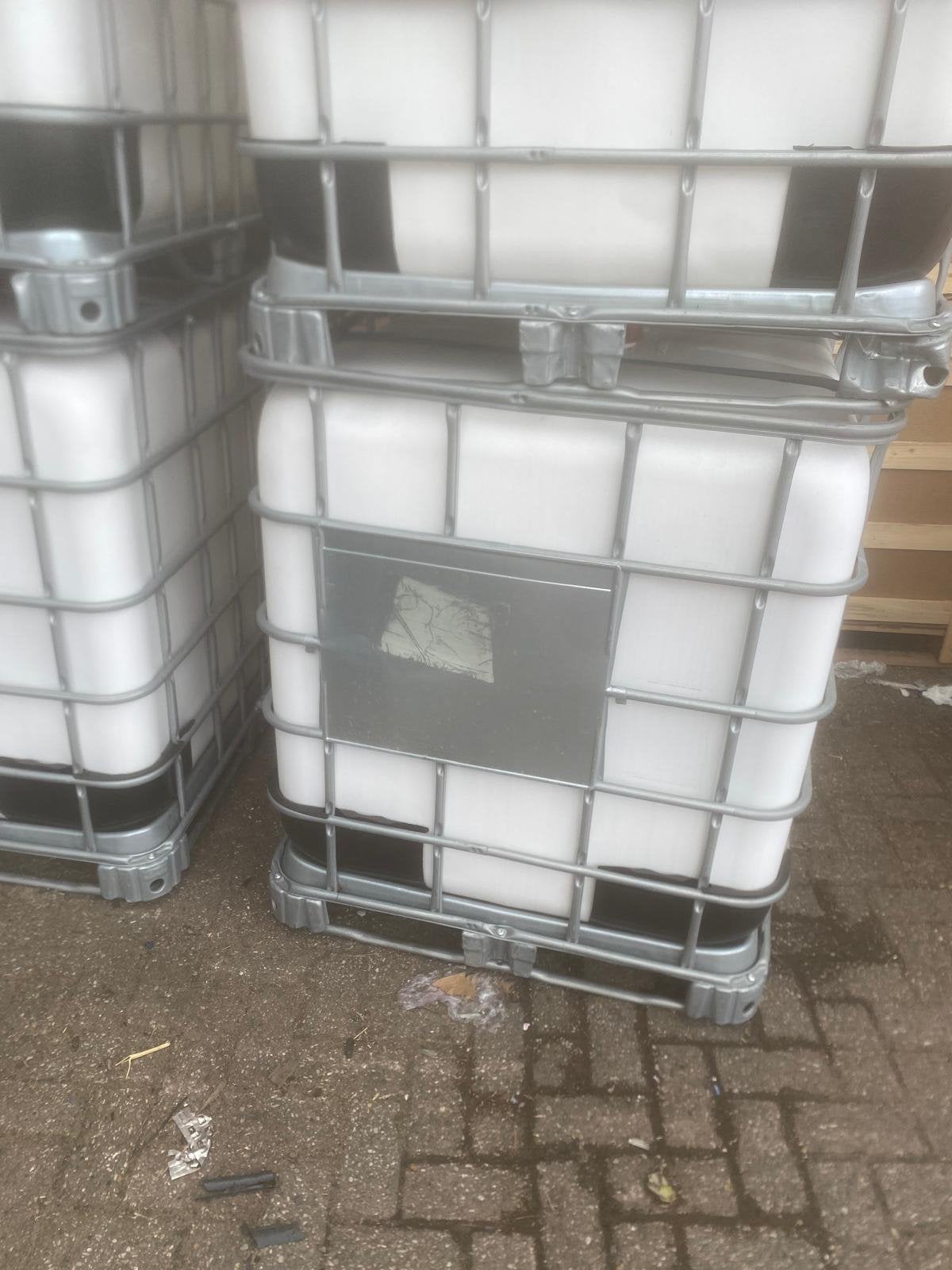 Gebruikte IBC container 1000 liter met kraantje, Tuin en Terras, Ophalen, Kunststof, Met kraantje, 150 liter of meer