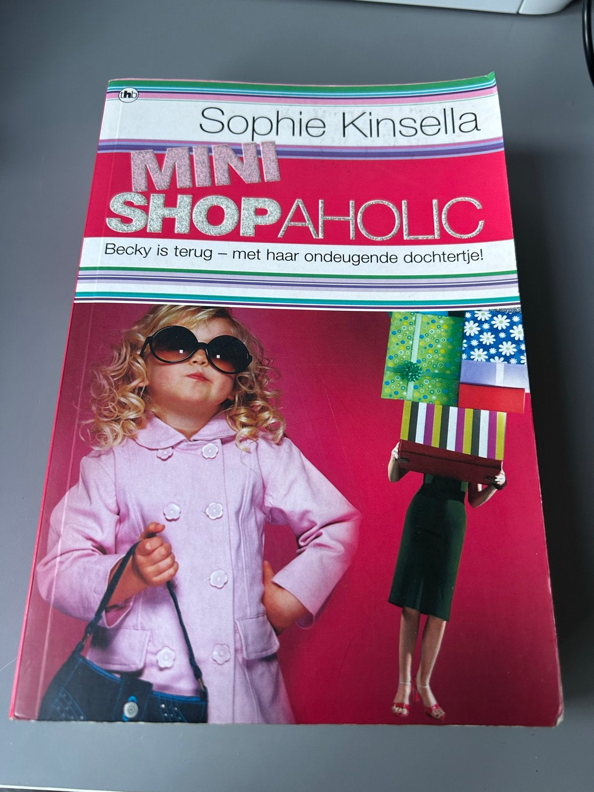 Mini Shopaholic - Sophie Kinsella, Ophalen of Verzenden, Zo goed als nieuw