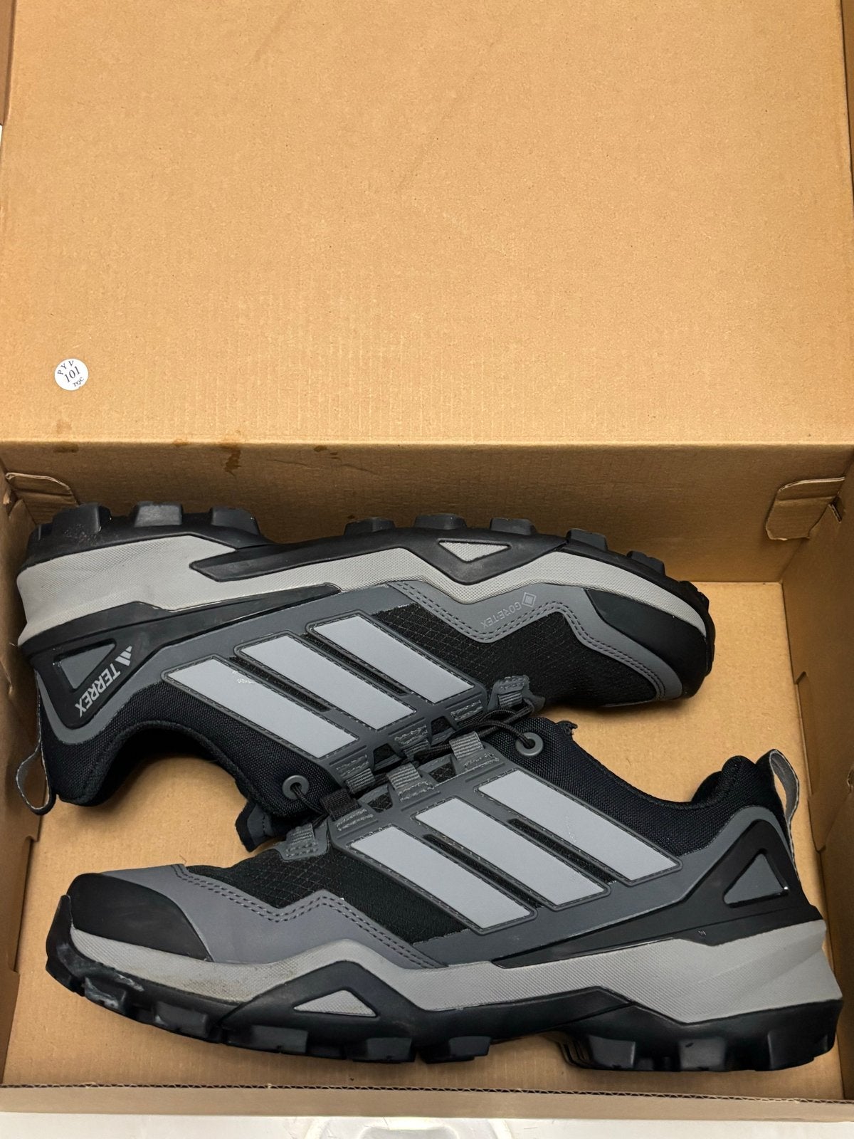 ADIDAS TERREX SKYCHASER GORE-TEX WANDELSCHOENEN - Nieuw, Ophalen, Nieuw, Zwart, Wandelschoenen of Bergschoenen