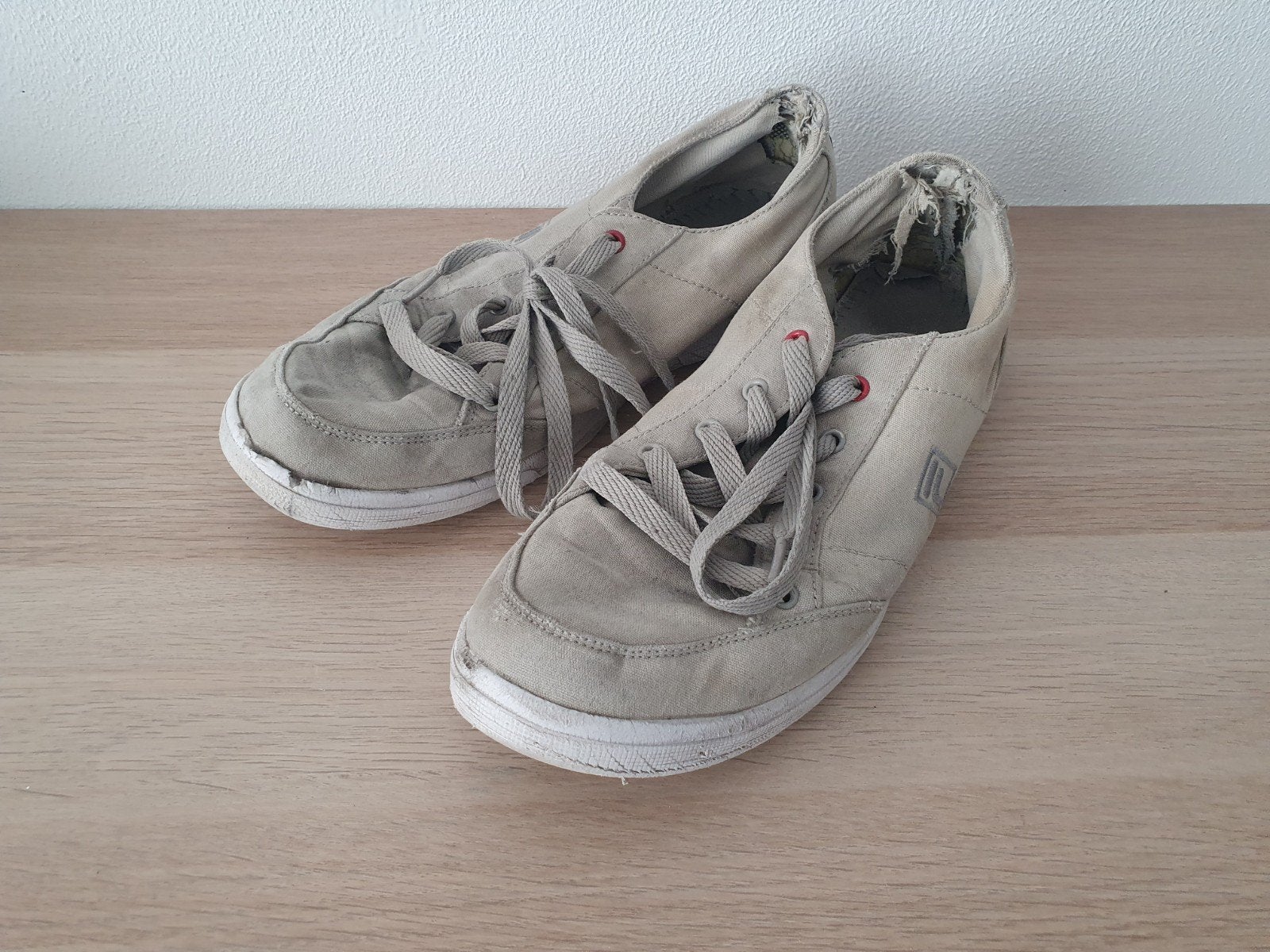 Gratis afhalen - Flink gedragen Fila sneakers mt 42, Ophalen of Verzenden