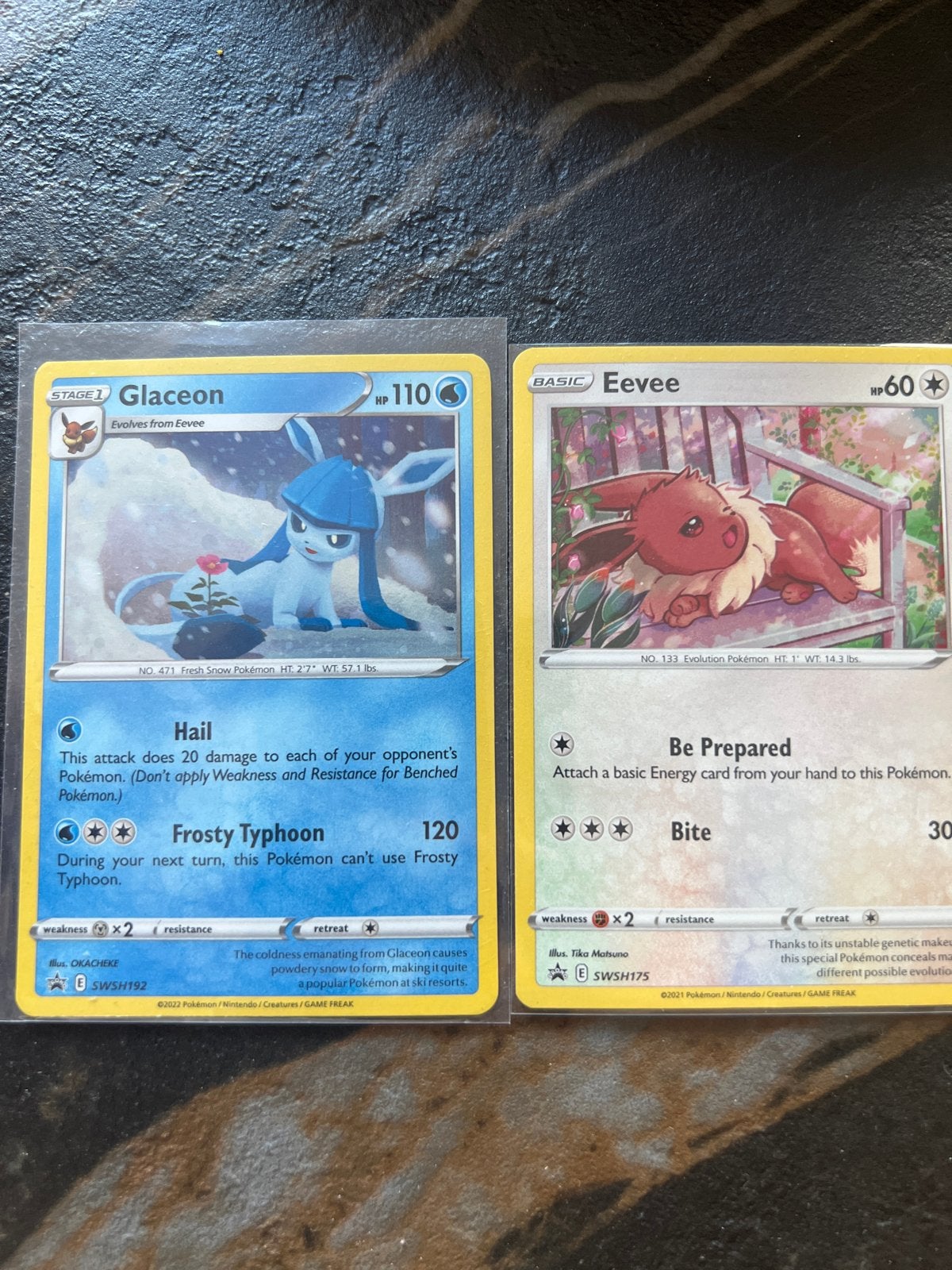 Pokémon Kaarten: Glaceon SWSH192 & Eevee SWSH175, Ophalen of Verzenden, Zo goed als nieuw, Meerdere kaarten