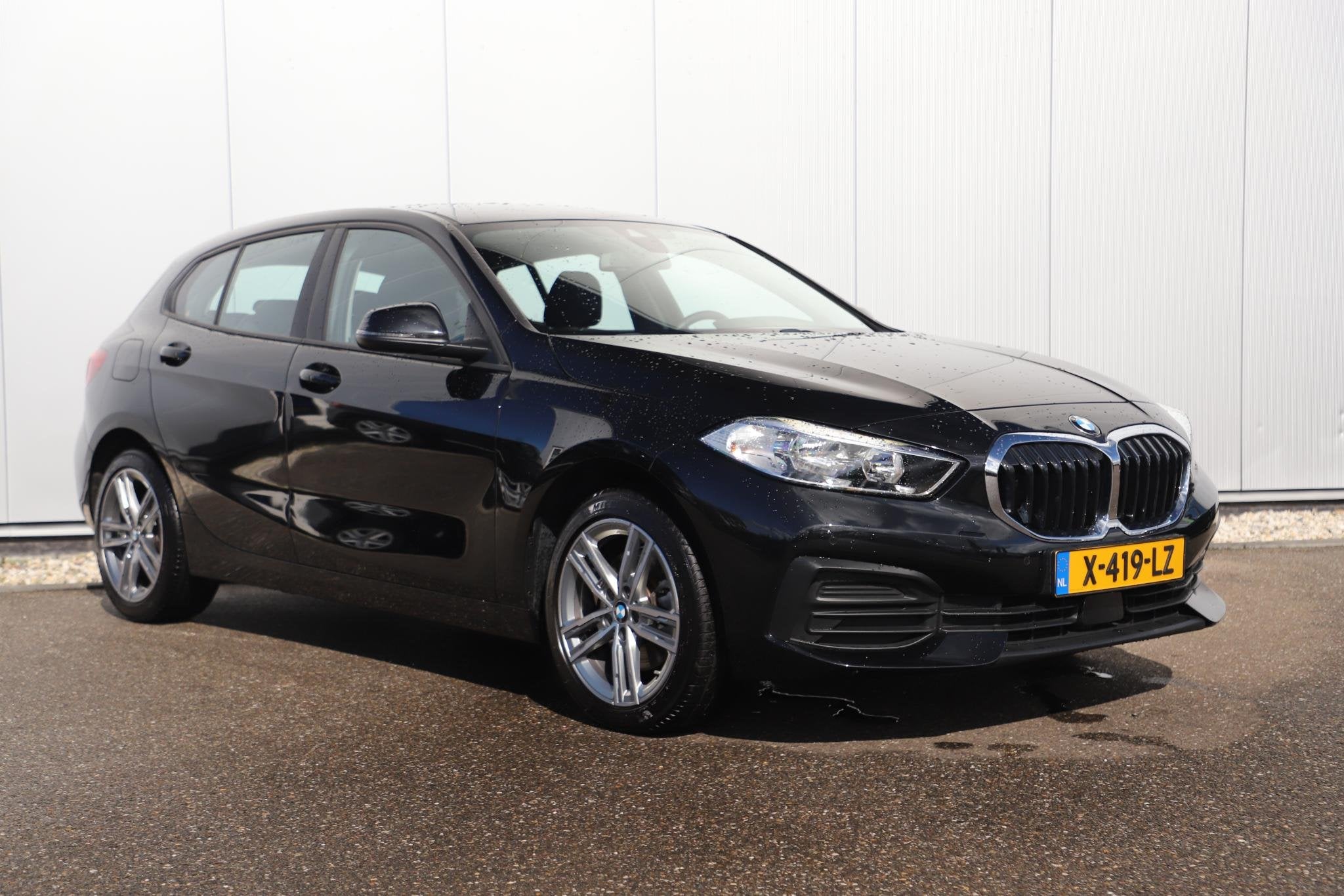 BMW 1-serie 118i 136PK Automaat Navigatie Carplay Android St, Auto's, Gebruikt, Met garantie (alle), Zwart, 3 cilinders