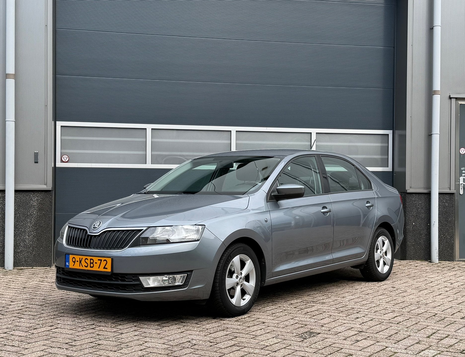 Skoda Rapid 1.2 TSI Greentech Ambition Businessline Plus bj., Auto's, Voorwielaandrijving, Euro 5, Gebruikt, 4 cilinders