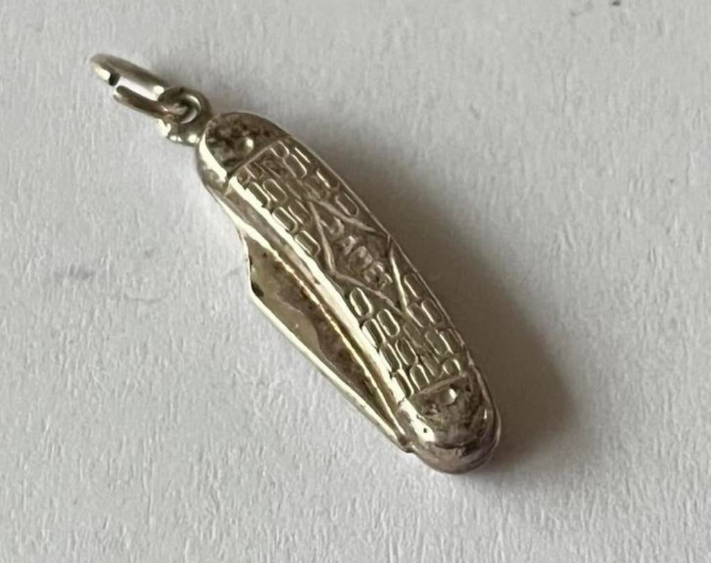 Zilveren DAMES MINIATUUUR ZAKMESJE bedel, Overige merken, Verzenden, Zo goed als nieuw, 1 bedel