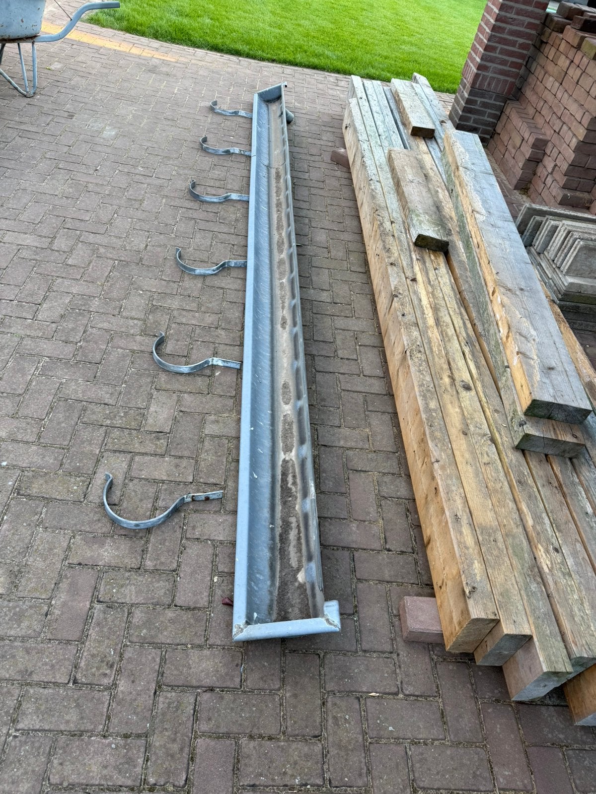 Dakgoot zink 442x24 cm + 6 Beugels, Doe-het-zelf en Verbouw, Buizen en Afvoer, Ophalen, Zo goed als nieuw, Zink, 80 mm of meer