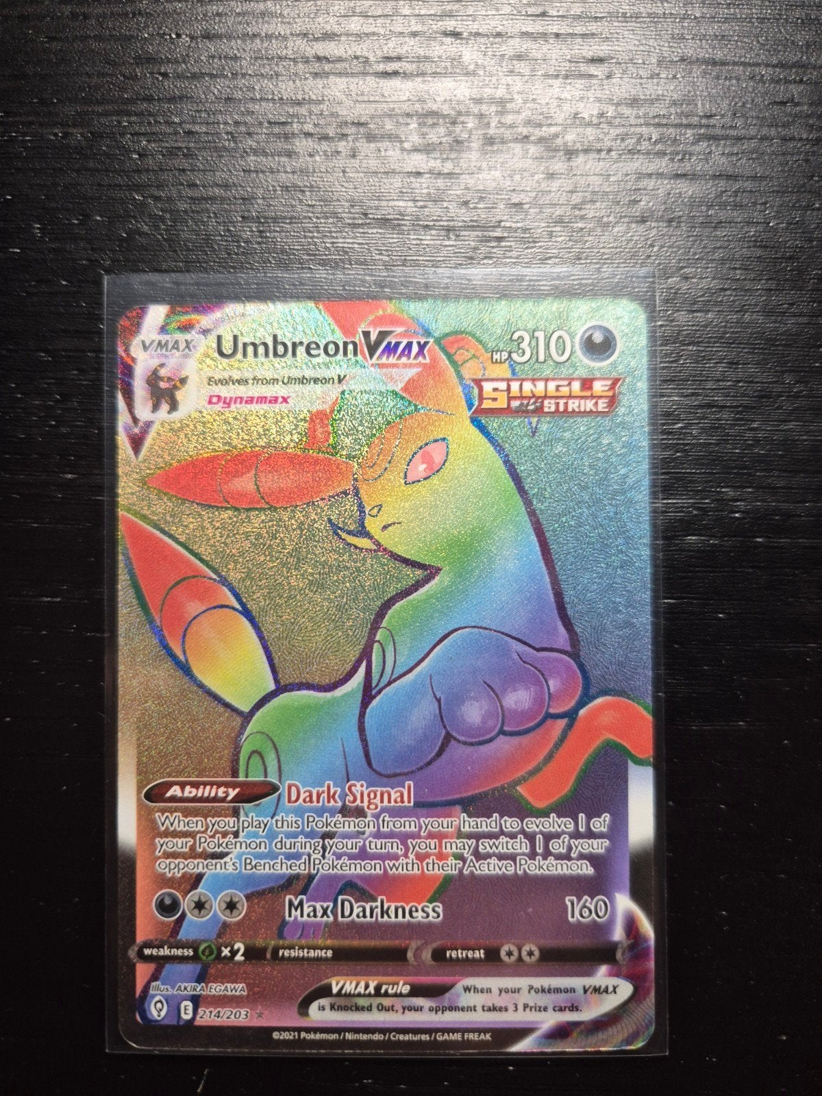 Umbreon VMAX Rainbow Rare (214/203), Ophalen of Verzenden, Zo goed als nieuw, Losse kaart, Foil