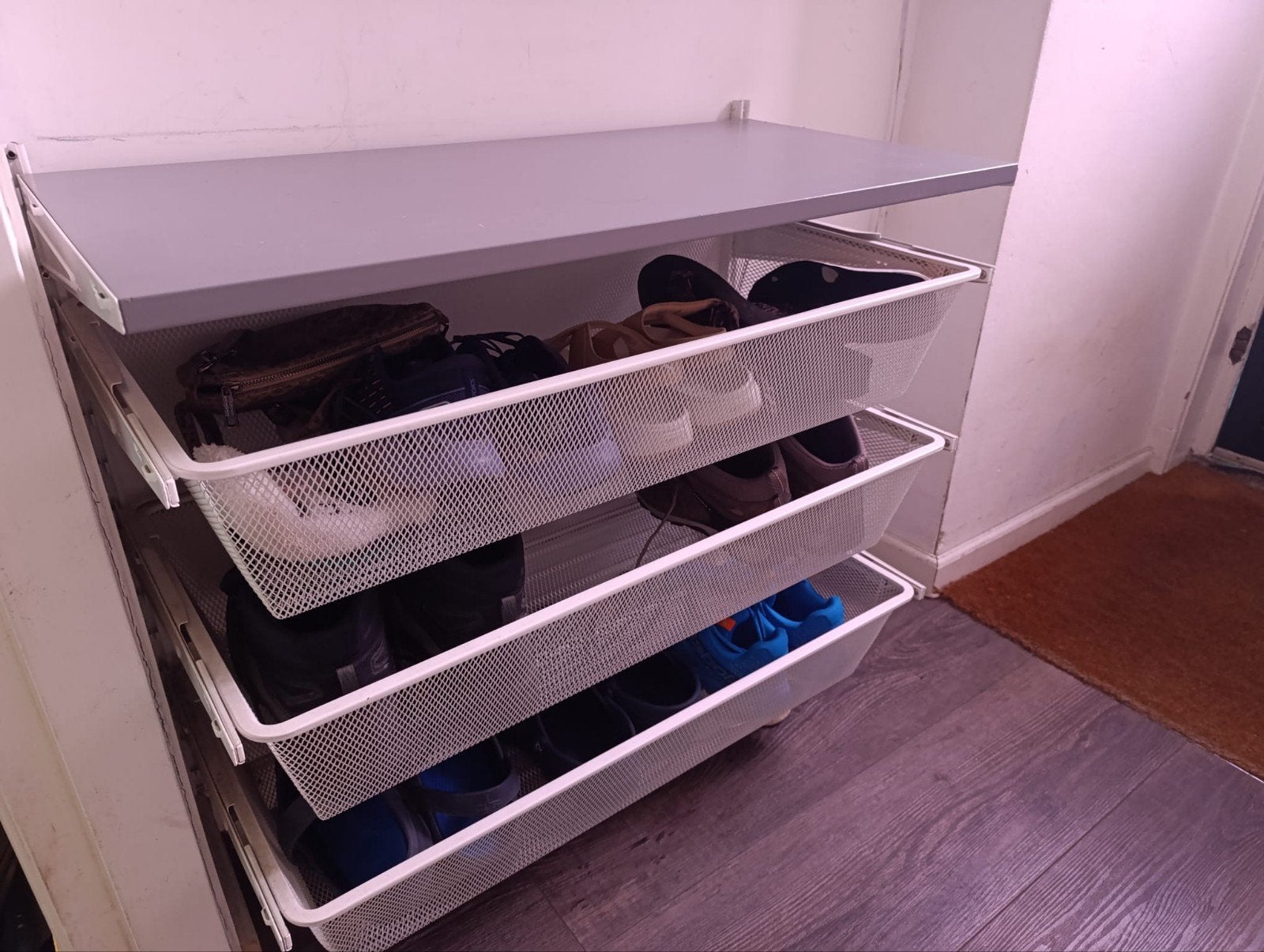 Uittrekbare schoenenrekken met plank (IKEA KOMPLEMENT), Ophalen, Zo goed als nieuw