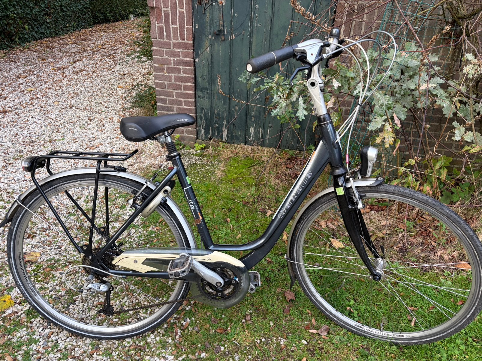 Mooie Gazelle Medeo, 28 inch, 59 cm, 24 V, Ophalen, Velgrem, Versnellingen, Zo goed als nieuw