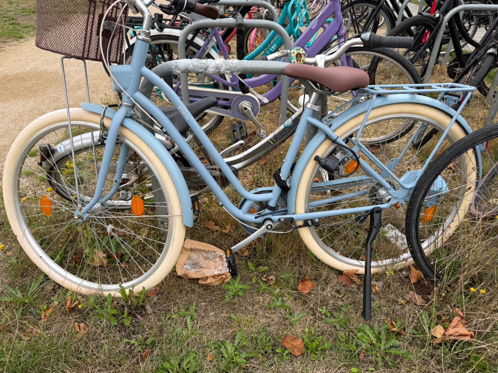 BTWIN Fully-equipped,6-speed low frame city bike, light blue, Fietsen en Brommers, Ophalen of Verzenden, Zo goed als nieuw
