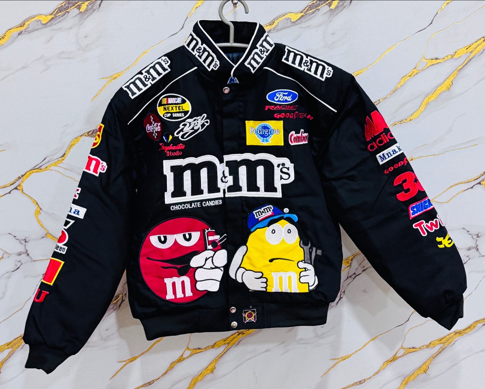 M&M's Racing Jacket - Zwart met kleurrijke patches, Ophalen, Zo goed als nieuw, Maat 52/54 (L), Zwart