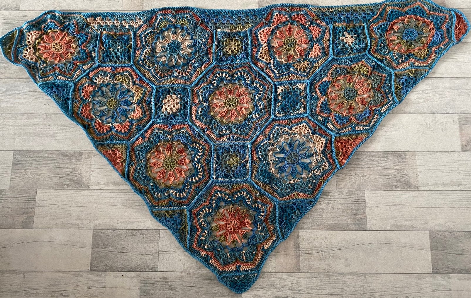 Persian Tiles omslagdoek/sjaal, Ophalen of Verzenden, Nieuw, Maat 46/48 (XL) of groter, Sjaal