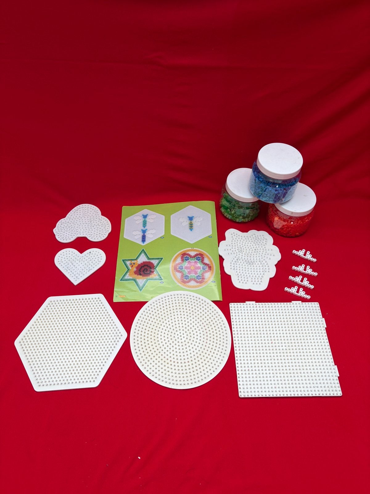 Hama strijkkralen set met diverse grondplaten en kralen, Gebruikt, Overige thema's, Meerkleurig, Ophalen of Verzenden