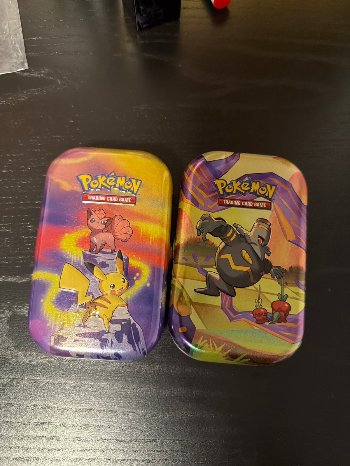 2 Lege Pokémon Tins - Pikachu & Marshadow, Hobby en Vrije tijd, Ophalen of Verzenden, Gebruikt, Overige typen