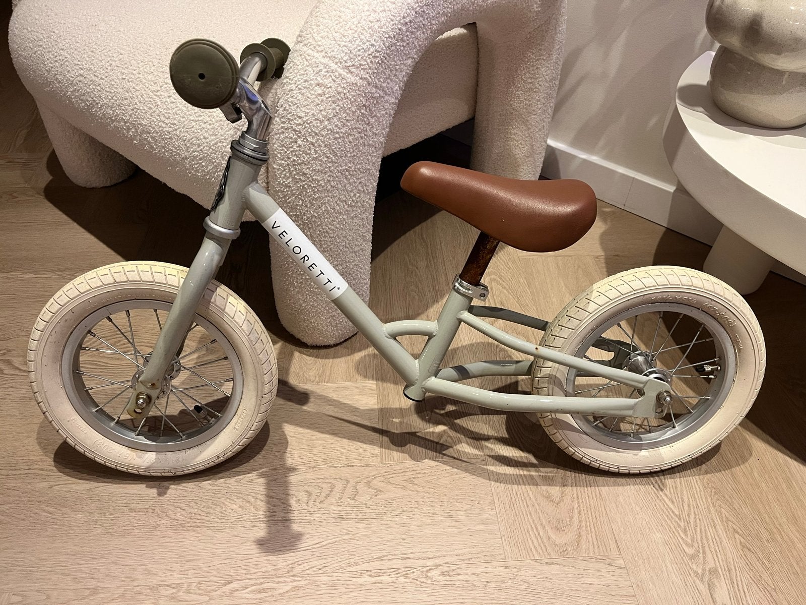 Veloretti loopfiets - Lichtgroen met bruin zadel