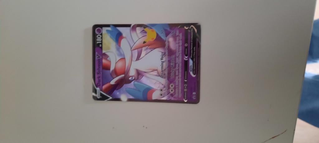 Sylveon V Pokémon kaart - Dark Sylveon V 180, Ophalen of Verzenden, Zo goed als nieuw, Losse kaart