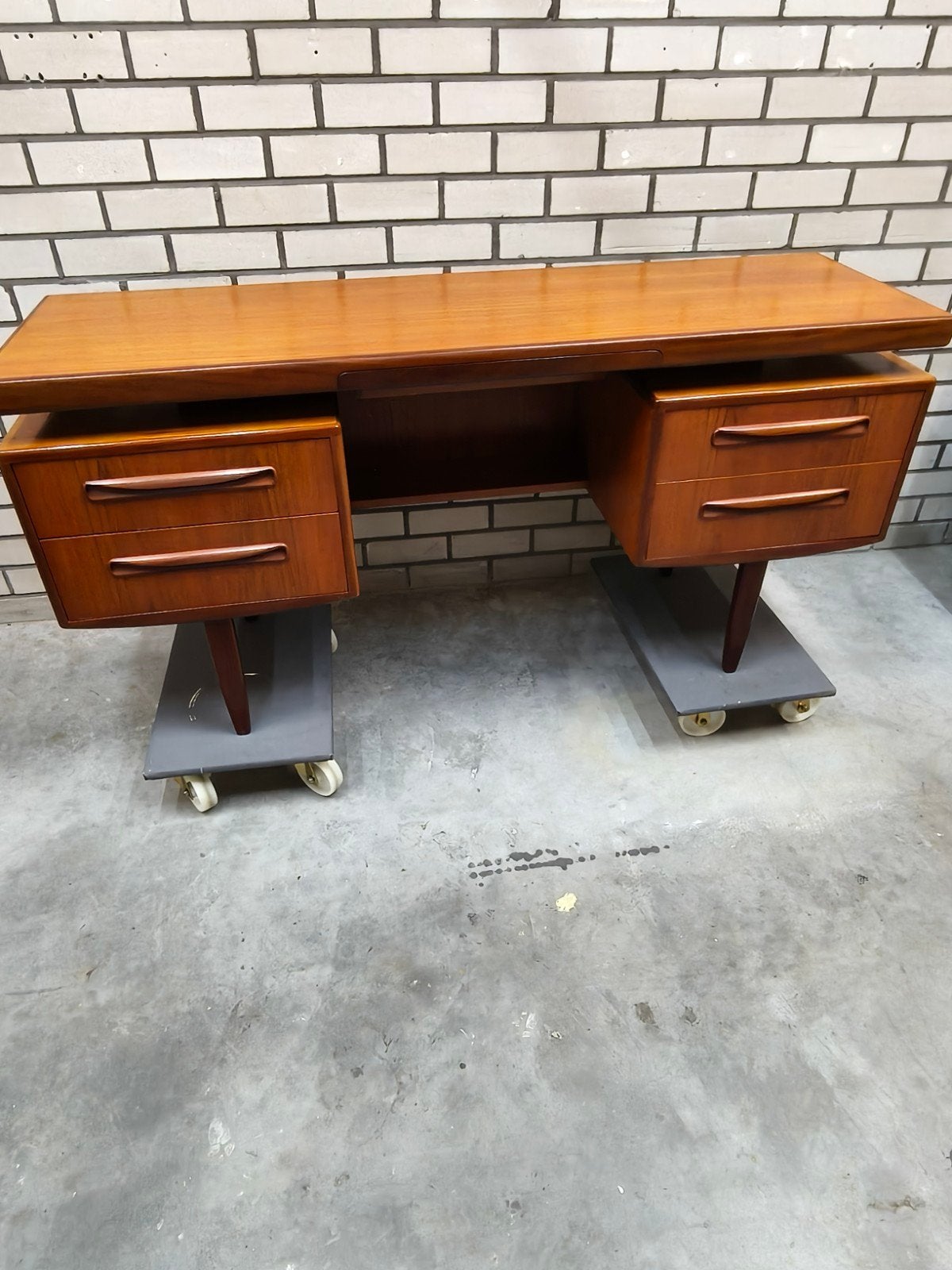 G-PLAN Vintage Teak Bureau met Lades - Jaren '60 Design, Ophalen, Gebruikt