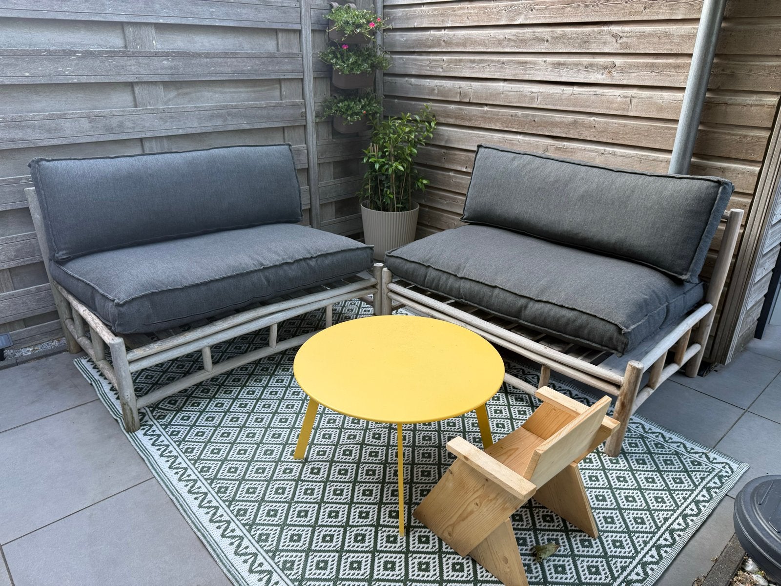 2 Karwei palletbanken met kussens, Ophalen, Gebruikt, Hout