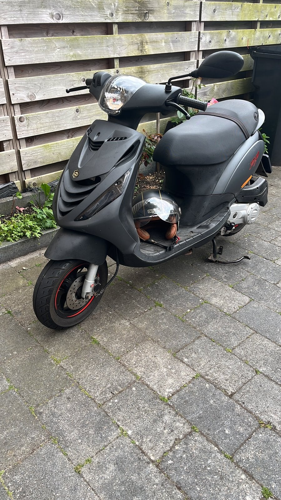 Tekoop Piaggio zip 4T 50cc injectie I-get 2020 snorbrom, Fietsen en Brommers, Scooters | Piaggio, Ophalen, Zip, Zo goed als nieuw