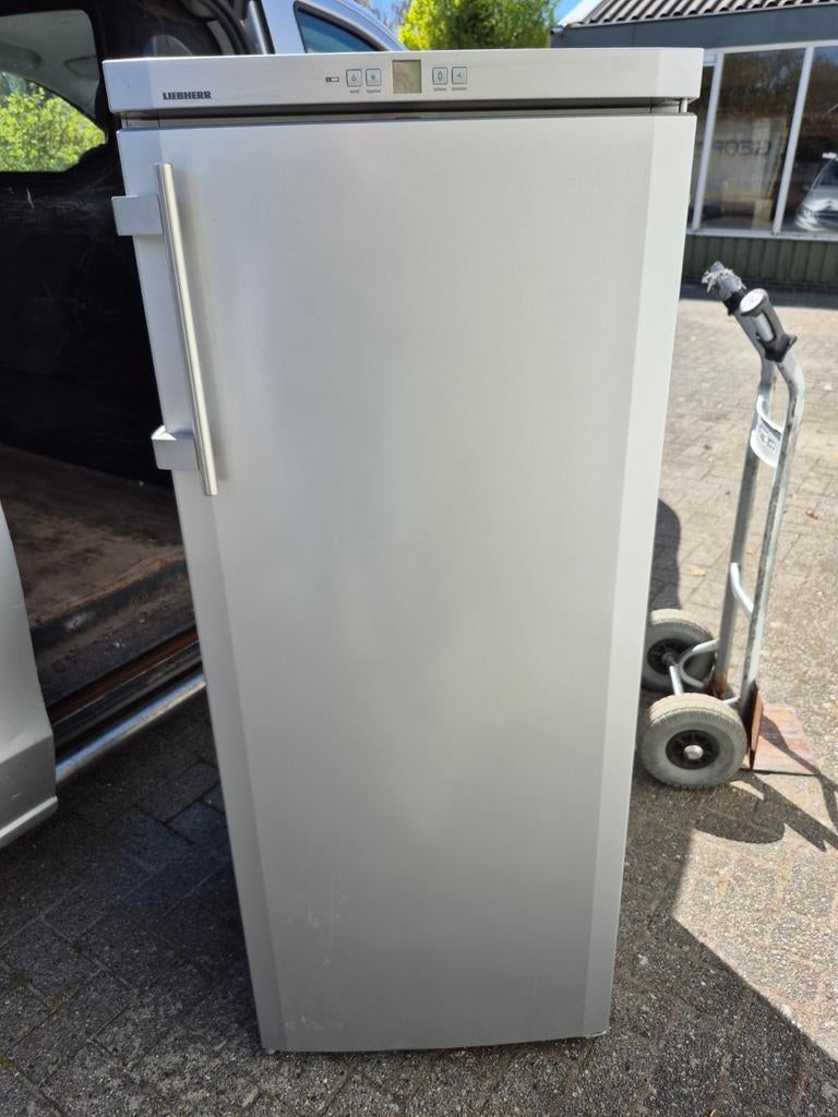Leuke rvs liebherr hoge koelkast 150x60x60 A++, Ophalen, Zo goed als nieuw