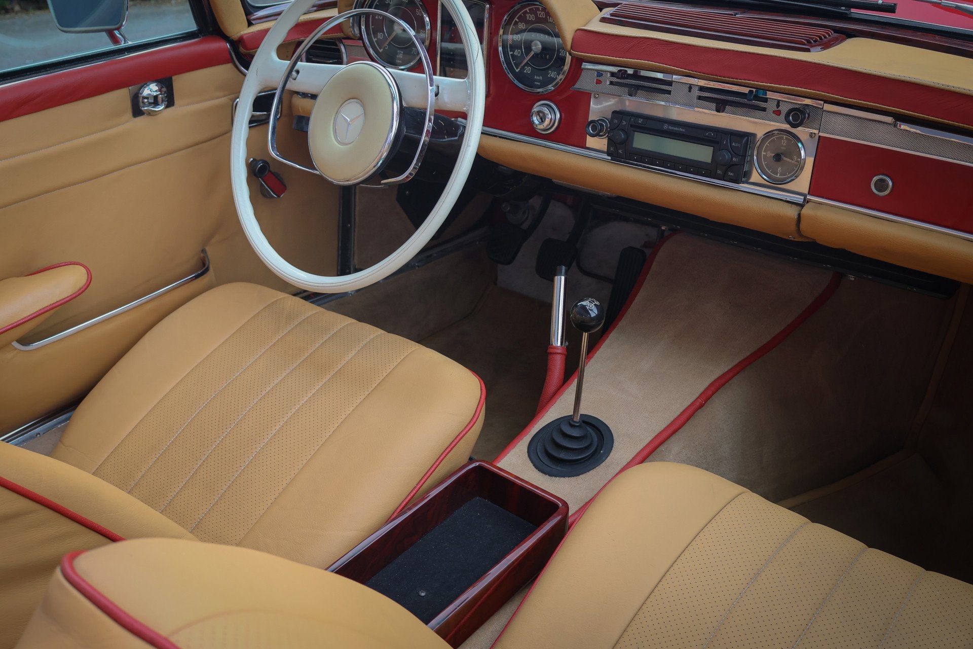 Mercedes-Benz 200-serie 230 SL Mercedes-Benz 230 SL, foto 10