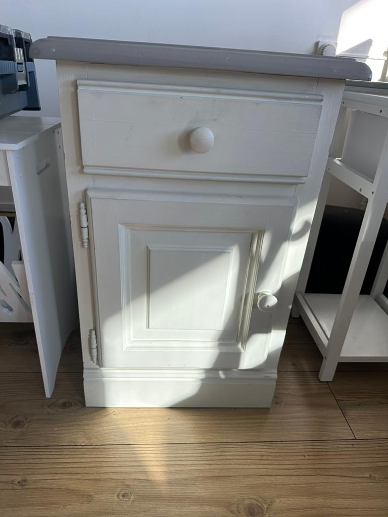 Mooie nachtkast wit / grijs 45x70, Huis en Inrichting, Kasten | Ladekasten, Zo goed als nieuw, Minder dan 100 cm, 25 tot 50 cm