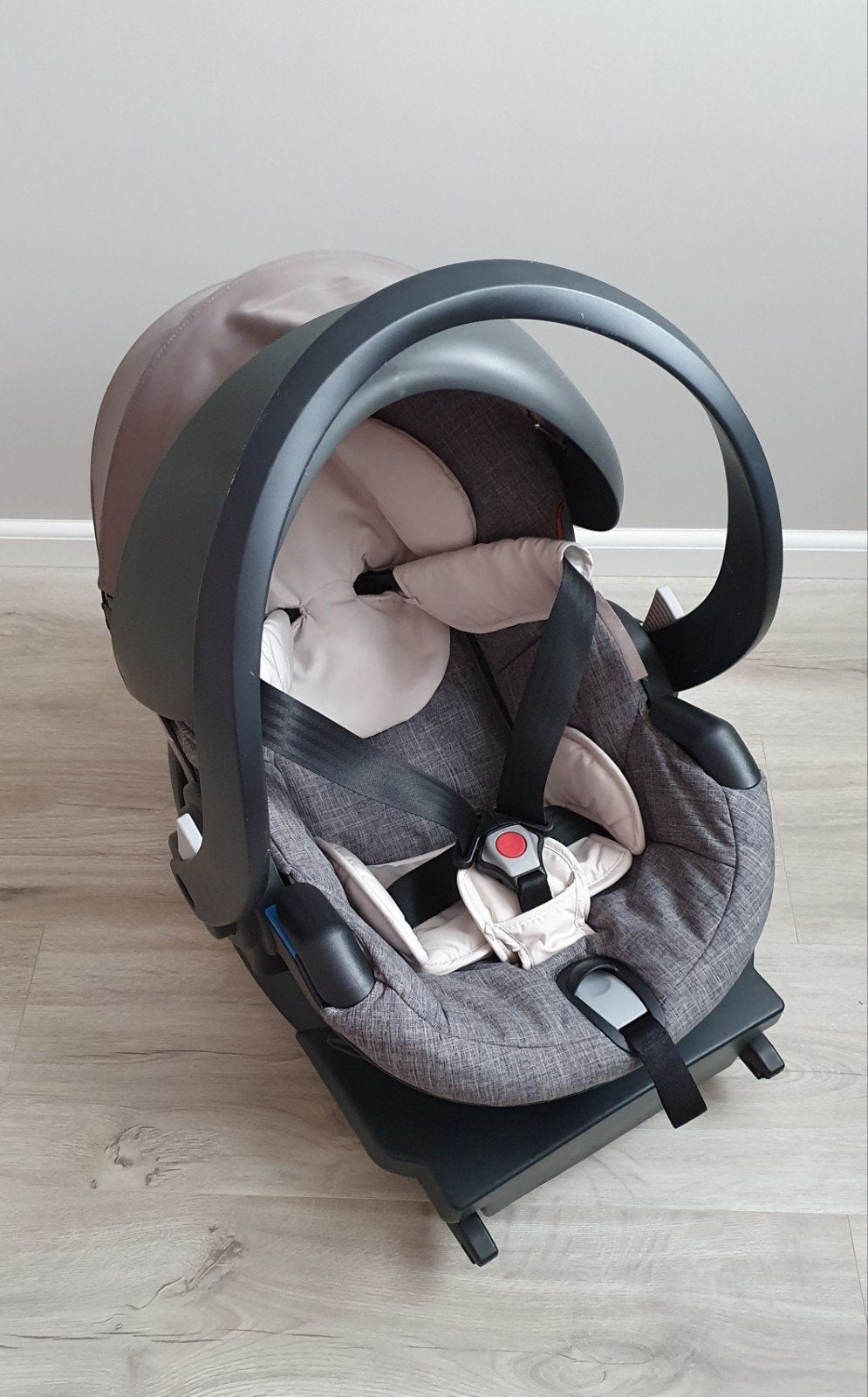 Autostoel Stokke BeSafe inclusief Isofix Base (Maxi-Cosi), Kinderen en Baby's, Autostoeltjes, Ophalen, Zo goed als nieuw, Isofix