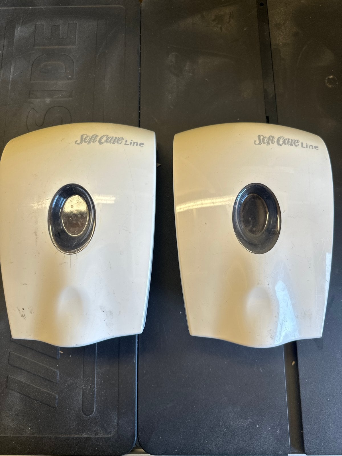 Soft Care Line Zeepdispensers (2 stuks), Huis en Inrichting, Ophalen of Verzenden, Gebruikt, Overige typen