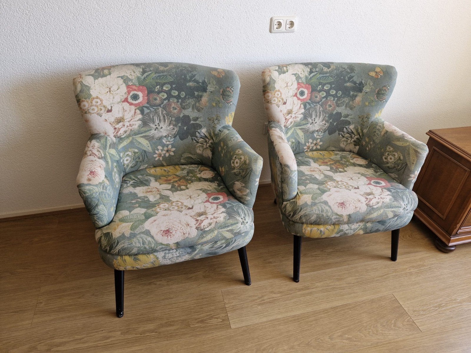 - Gebloemde Fauteuille, Ophalen of Verzenden, - Kringloop Laares, - Kringlooplaares128@gmail.com, - Minkmaatstraat 126