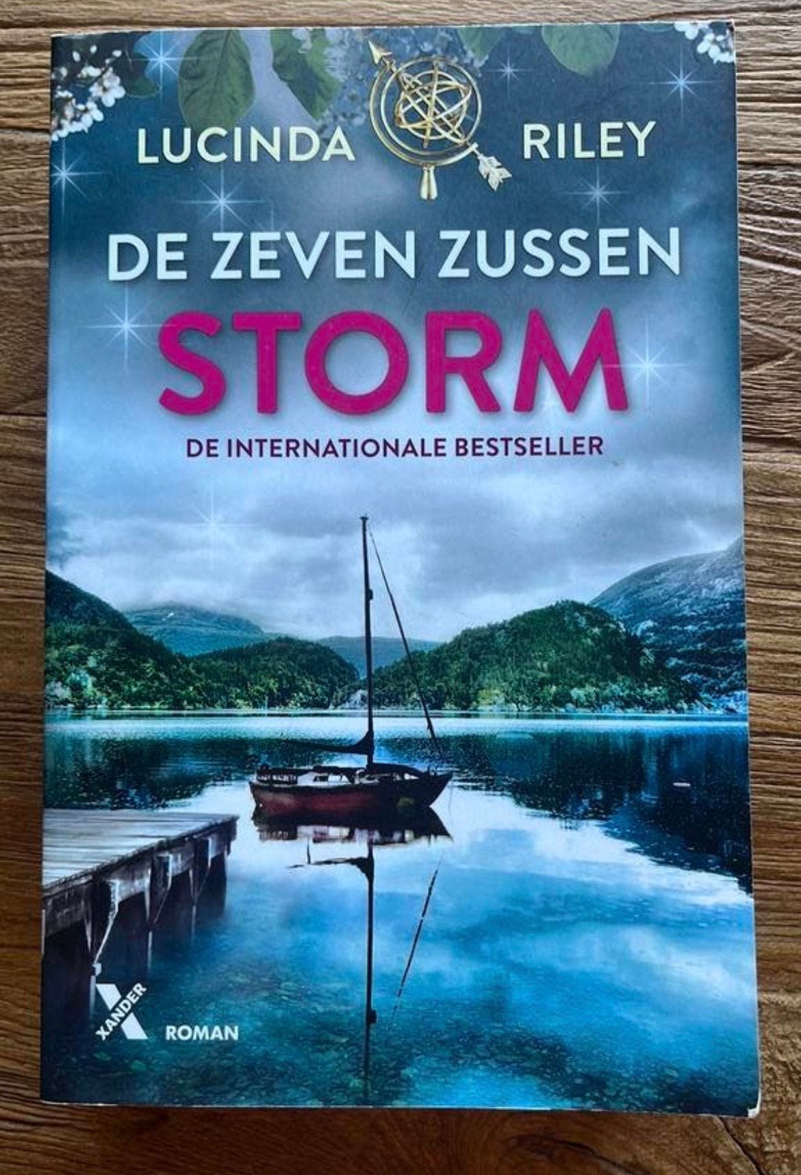 Lucinda Riley - Storm, Ophalen of Verzenden, Zo goed als nieuw, Lucinda Riley