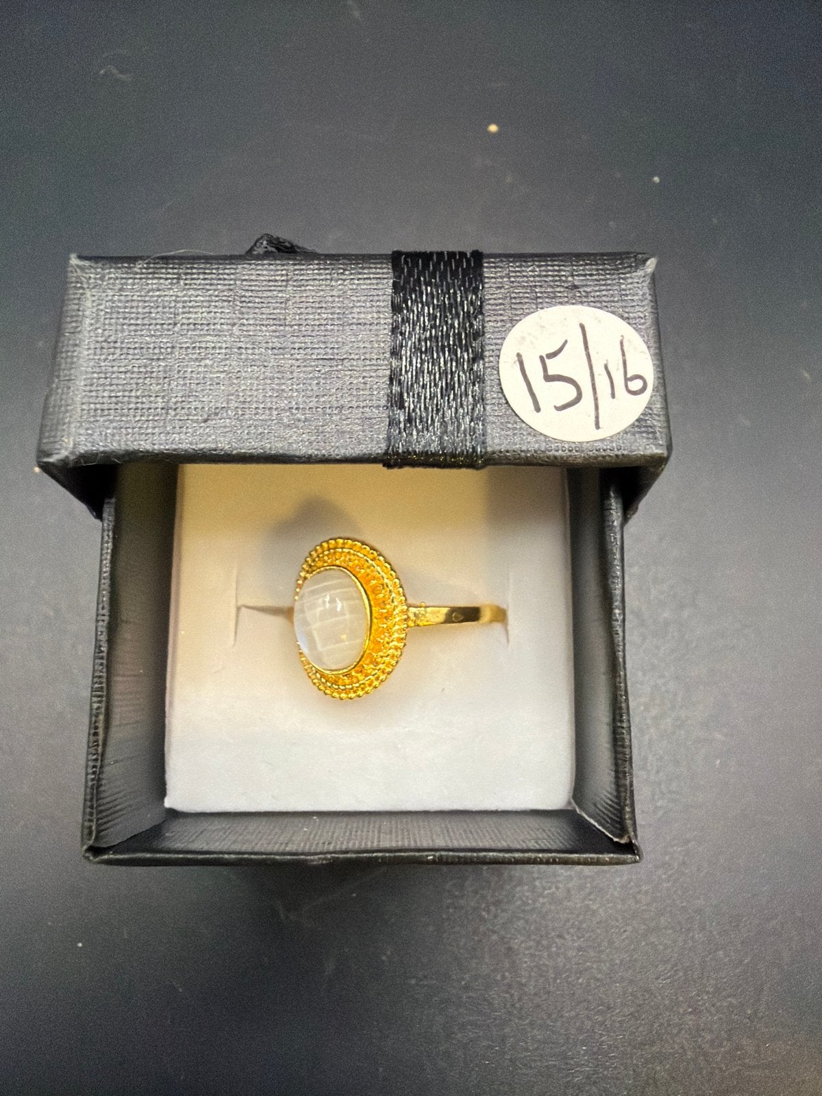 Ring van verguld messing met maansteen, maat 15/16, Nieuw, Ophalen of Verzenden, Kleiner dan 17, X