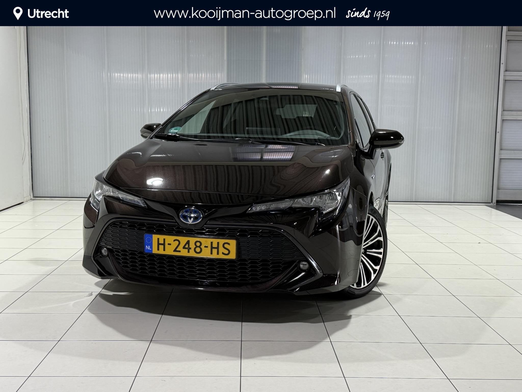 Toyota Corolla Touring Sports 2.0 Hybrid Business Plus | Lee, 1345 kg, 450 kg, Gebruikt, 4 cilinders