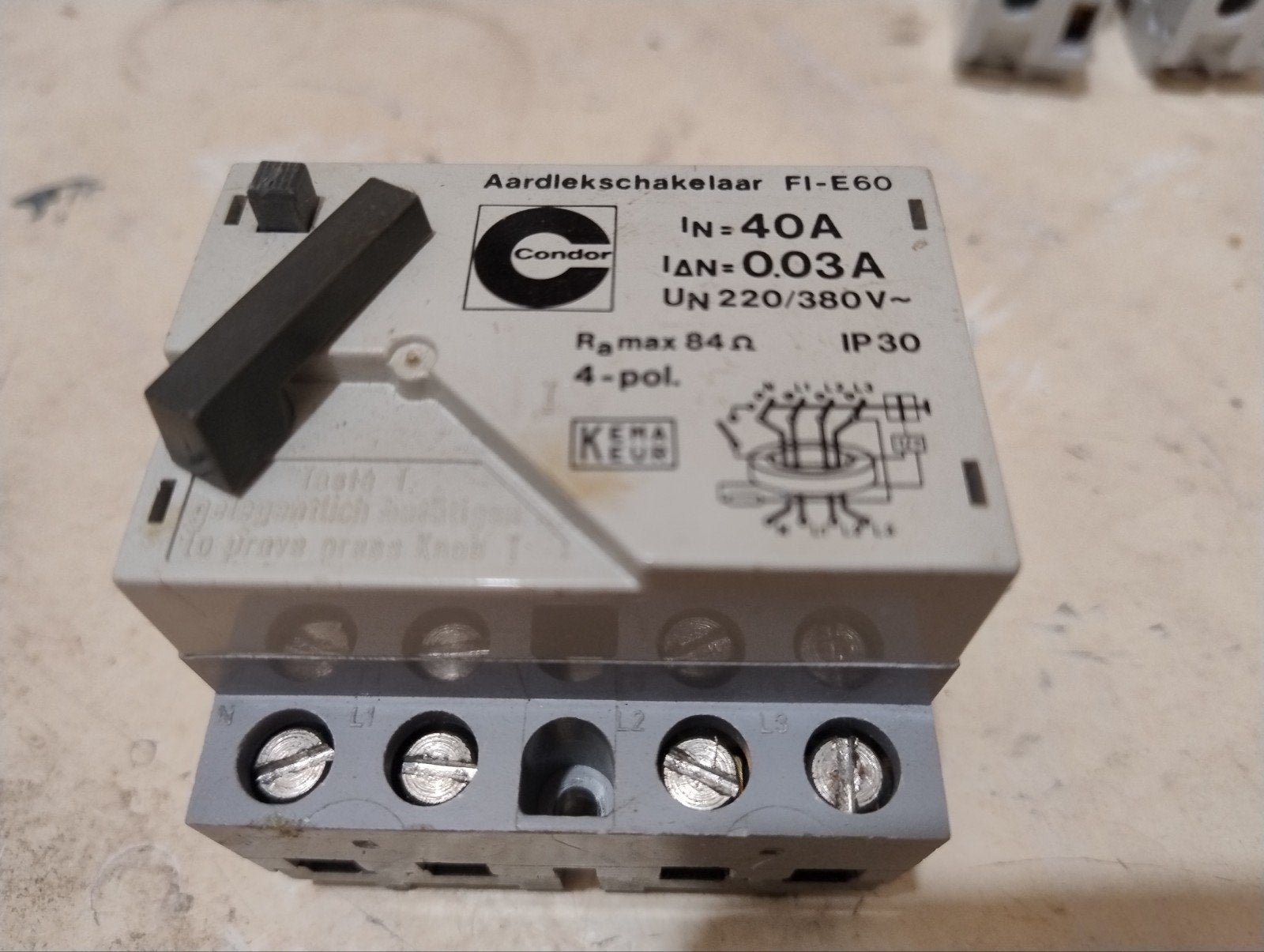 Elektrisch componenten aardlekschakelaar met 2 automaten, Doe-het-zelf en Verbouw, Ophalen of Verzenden, Gebruikt, Overige merken