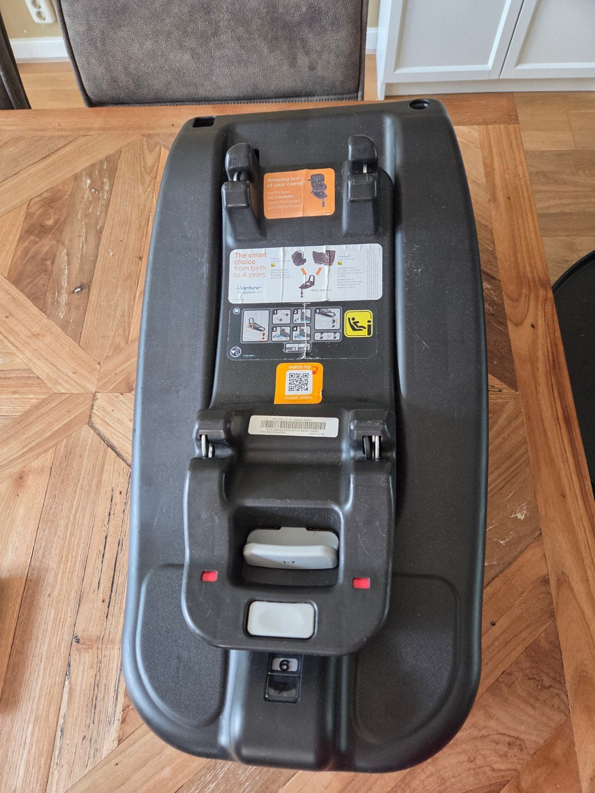 Joie i-Base Advance Isofix base voor autostoeltjes, Ophalen