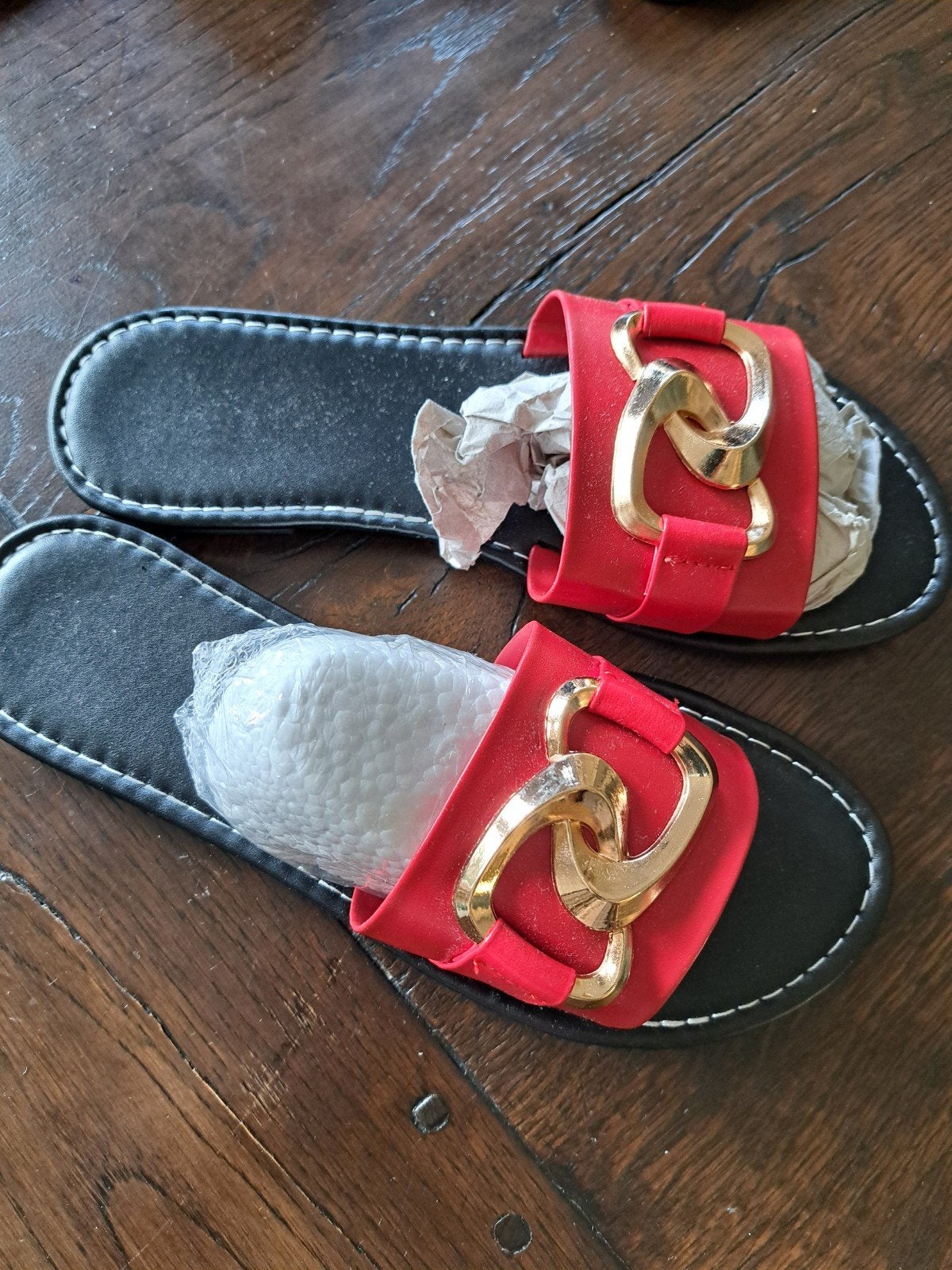 DAMES SLIPPERS NIEUW MAAT 38 KLEUR ROOD, Kleding | Dames, Ophalen of Verzenden, Nieuw, Rood
