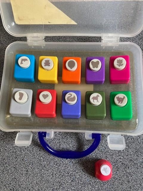 10 ponsen in KOFFERTJE  + 1 losse, Ophalen of Verzenden, Zo goed als nieuw, Overige materialen, Gereedschap of Toebehoren